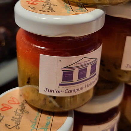 Foto Glas mit Selbstgemachter Marmelade Junior-Campus Höhnstedt